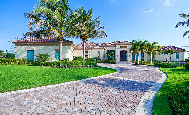 Best Driveway Paving Contractor  in Gladstone, MO